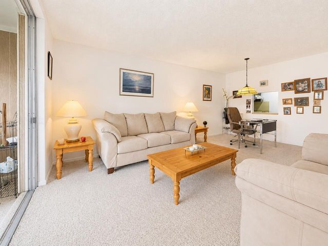 5901 NW 61st Avenue 105, Tamarac, FL 33319