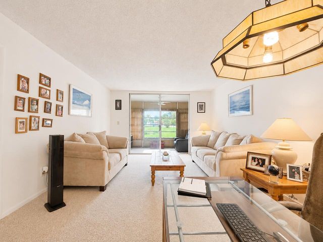 5901 NW 61st Avenue 105, Tamarac, FL 33319