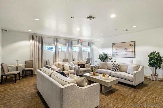 7027 San Bartolo 43, Carlsbad, CA 92011