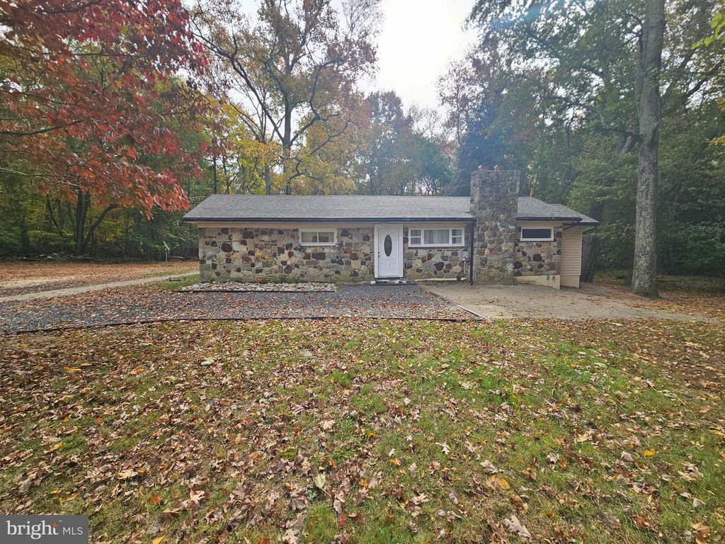 186 SCHAFER AVE, Cedarville, NJ 08311