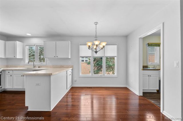 40121 Streamwood Court, Sterling Heights, MI 48310