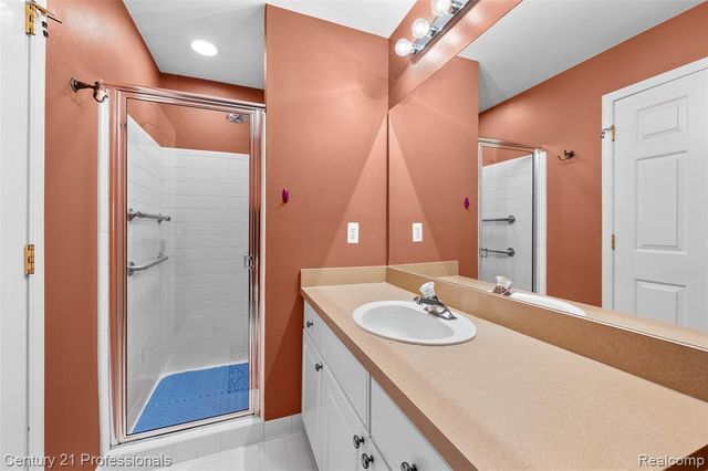 40121 Streamwood Court, Sterling Heights, MI 48310