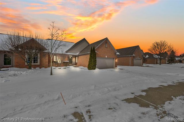 40121 Streamwood Court, Sterling Heights, MI 48310