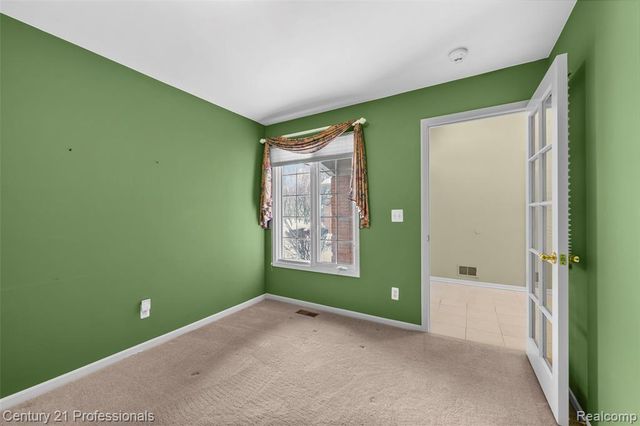 40121 Streamwood Court, Sterling Heights, MI 48310