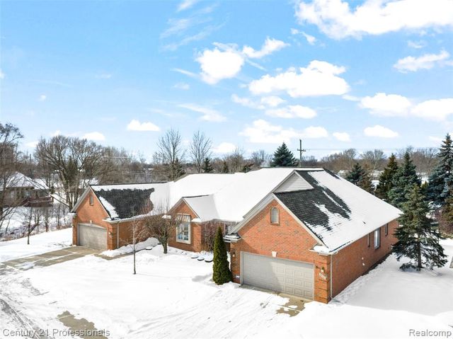40121 Streamwood Court, Sterling Heights, MI 48310
