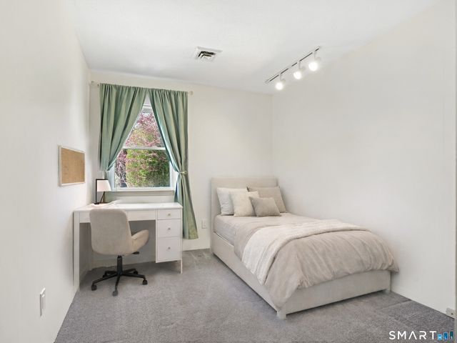 368 Knapps Highway 368, Fairfield, CT 06824