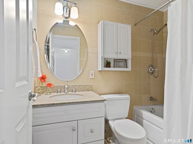 368 Knapps Highway 368, Fairfield, CT 06824