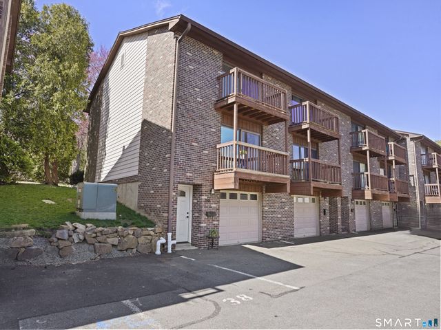 368 Knapps Highway 368, Fairfield, CT 06824