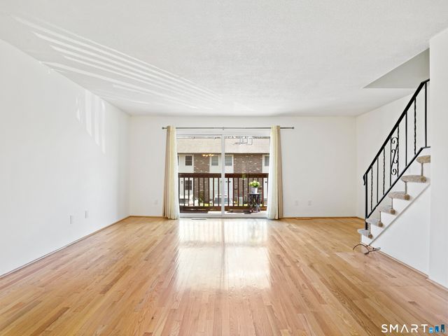 368 Knapps Highway 368, Fairfield, CT 06824