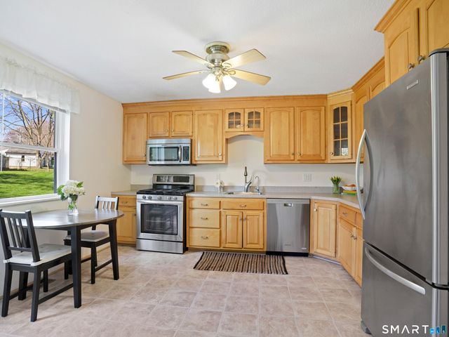 368 Knapps Highway 368, Fairfield, CT 06824