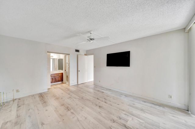 3485 Environ Boulevard C504, Lauderhill, FL 33319