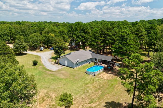 31050 W Beaver Mt D, Stigler, OK 74462