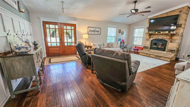 31050 W Beaver Mt D, Stigler, OK 74462