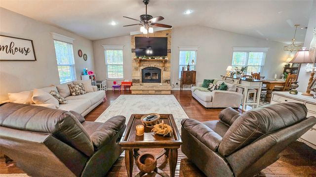 31050 W Beaver Mt D, Stigler, OK 74462