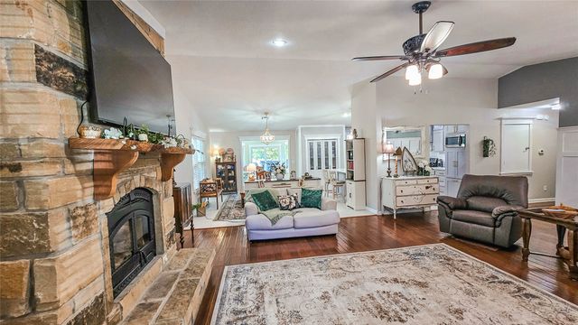 31050 W Beaver Mt D, Stigler, OK 74462