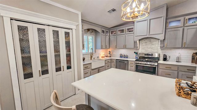 31050 W Beaver Mt D, Stigler, OK 74462
