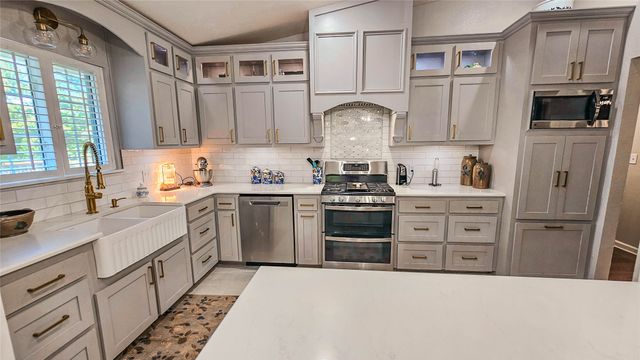 31050 W Beaver Mt D, Stigler, OK 74462