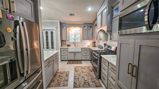 31050 W Beaver Mt D, Stigler, OK 74462