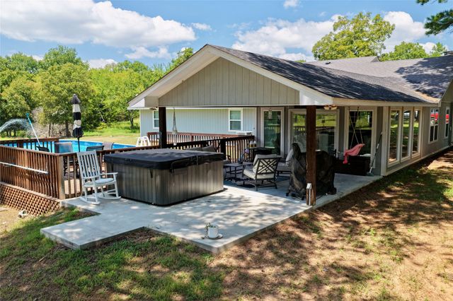 31050 W Beaver Mt D, Stigler, OK 74462