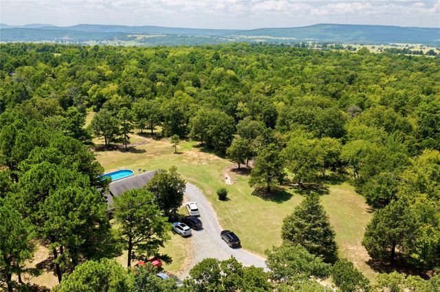 31050 W Beaver Mt D, Stigler, OK 74462