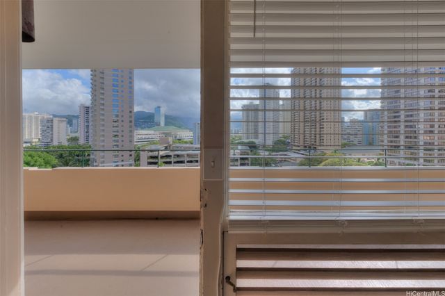 1720 Ala Moana Boulevard 1105B, Honolulu, HI 96815