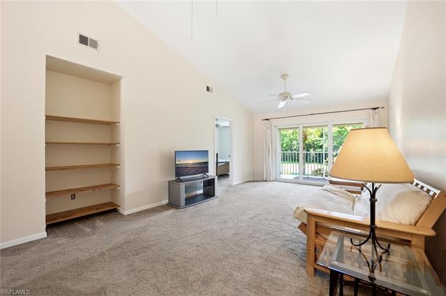 193 Robin Hood CIR 203, Naples, FL 34104