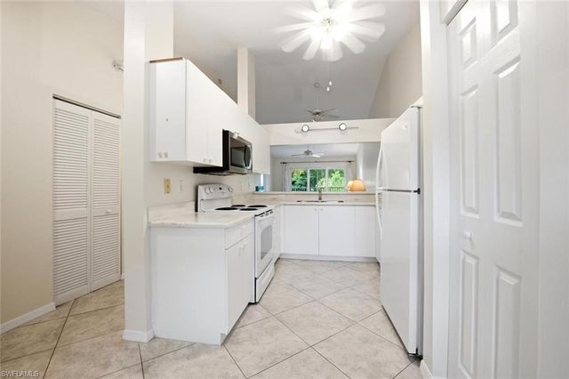 193 Robin Hood CIR 203, Naples, FL 34104
