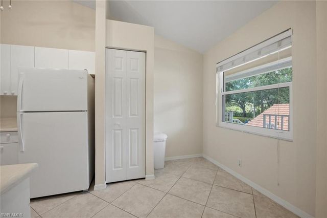 193 Robin Hood CIR 203, Naples, FL 34104