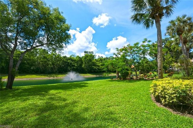 193 Robin Hood CIR 203, Naples, FL 34104