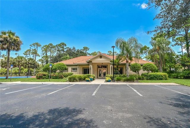 193 Robin Hood CIR 203, Naples, FL 34104