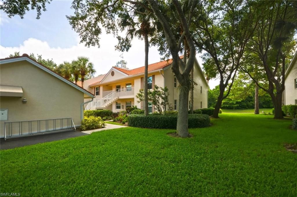 193 Robin Hood CIR 203, Naples, FL 34104