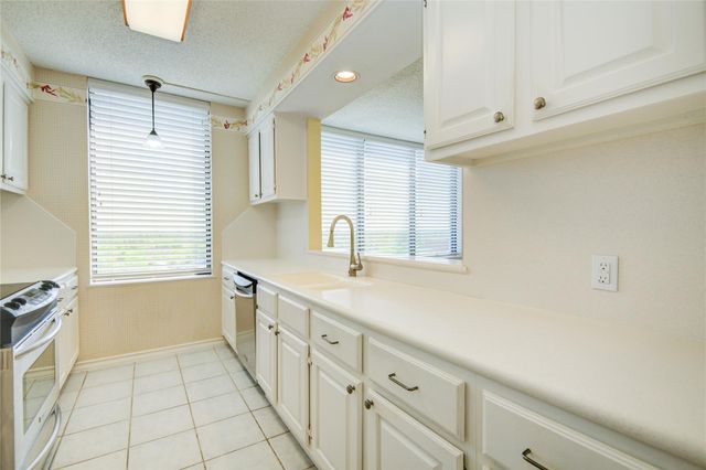 14655 Champion Forest Drive 1104, Houston, TX 77069