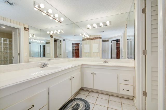 14655 Champion Forest Drive 1104, Houston, TX 77069