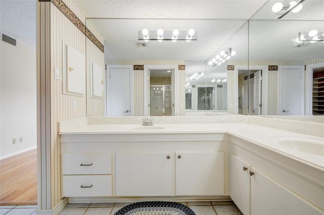 14655 Champion Forest Drive 1104, Houston, TX 77069