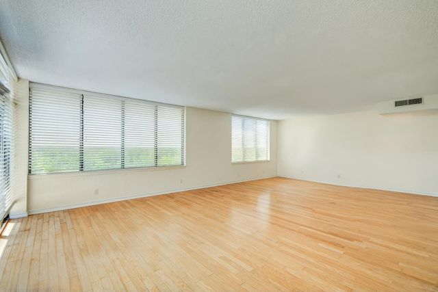14655 Champion Forest Drive 1104, Houston, TX 77069