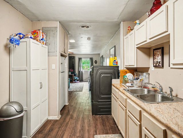 227 Halsey Street, Dallas, TX 75224