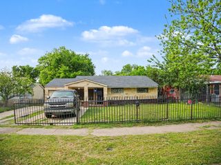 227 Halsey Street, Dallas, TX 75224