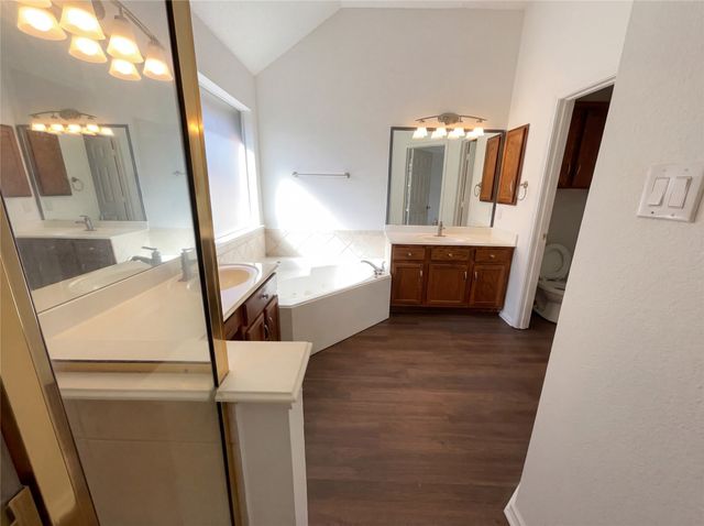 8329 Cedarcrest Lane, Fort Worth, TX 76123