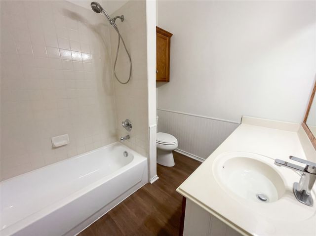 8329 Cedarcrest Lane, Fort Worth, TX 76123