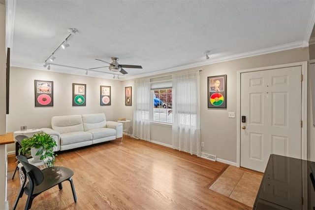 5204 Douglas Avenue, Kansas City, KS 66106