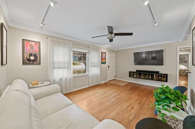 5204 Douglas Avenue, Kansas City, KS 66106