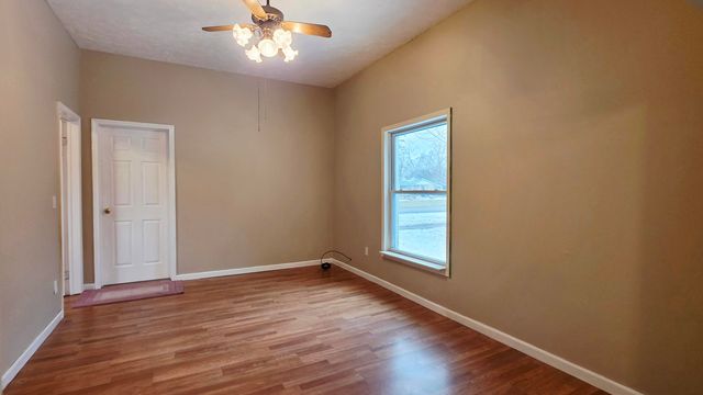 321 S 4th Street, Edmore, MI 48829