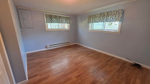 321 S 4th Street, Edmore, MI 48829