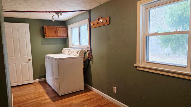 321 S 4th Street, Edmore, MI 48829