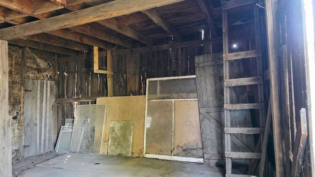 321 S 4th Street, Edmore, MI 48829