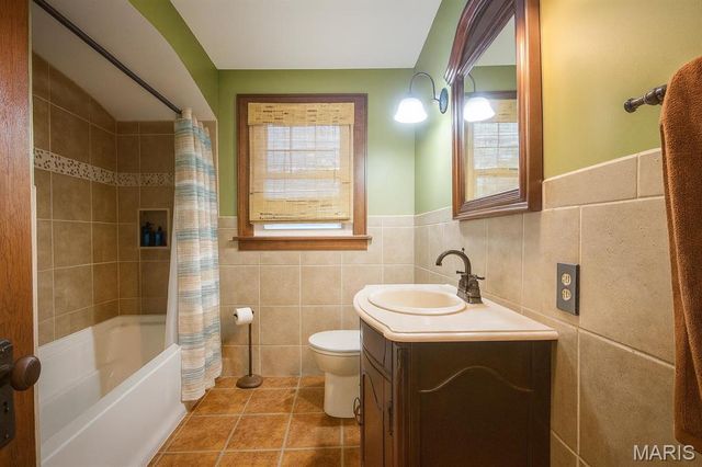 227 S Montgomery Avenue, Litchfield, IL 62056