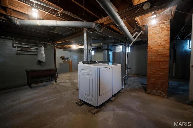 227 S Montgomery Avenue, Litchfield, IL 62056