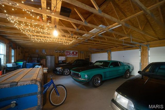 227 S Montgomery Avenue, Litchfield, IL 62056