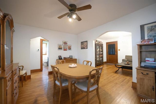 227 S Montgomery Avenue, Litchfield, IL 62056