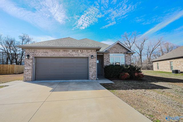 152 Harmony Drive, Tuscumbia, AL 35674